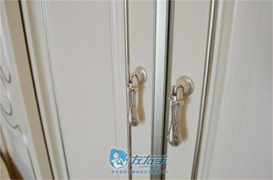 衣柜門(mén)把手安裝1