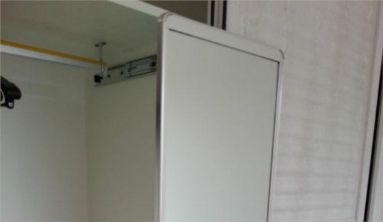 191衣柜旋轉(zhuǎn)鏡子安裝方法有哪些步驟，需要做什么流程