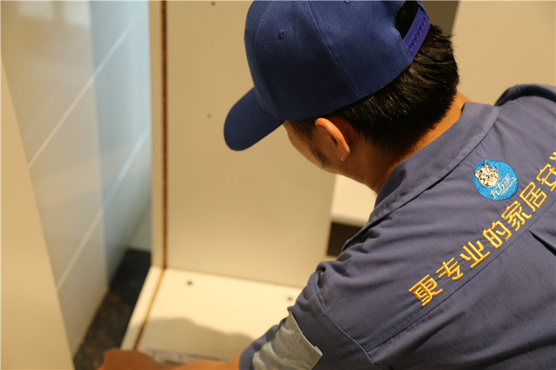 定制衣柜安裝最全攻略，趕快學(xué)起來(lái)