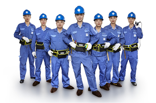 左右手家具安裝團(tuán)隊合影