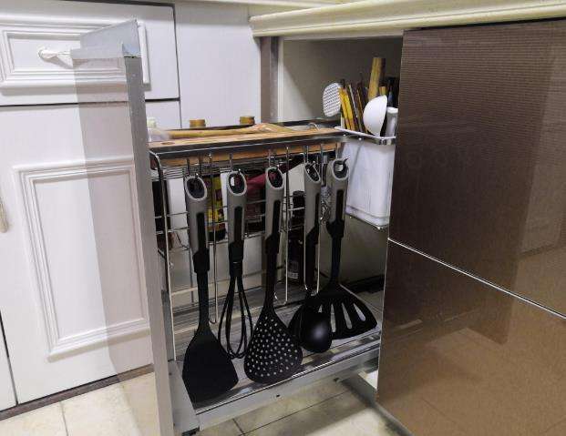 櫥柜高深拉籃安裝方法，學的人都是安裝小能手