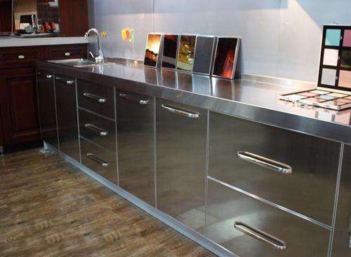 不銹鋼廚房櫥柜如何安裝，優(yōu)缺點(diǎn)如何？