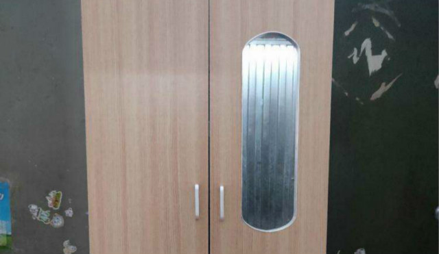 182平開(kāi)門(mén)衣柜鏡子安裝方法分那幾步，正確的注意事項(xiàng)是什么？