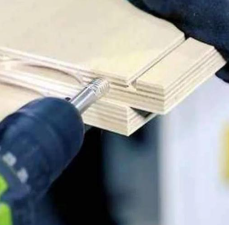 深圳板式家具品牌;板式家具隱形件和三合一對(duì)比，有什么優(yōu)缺點(diǎn)？