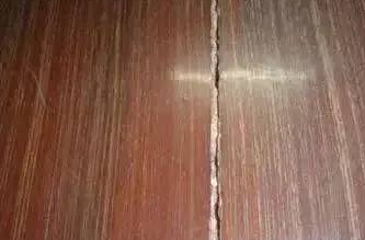 青島雕花實木門;實木家具開裂、變形的原因終于找到了