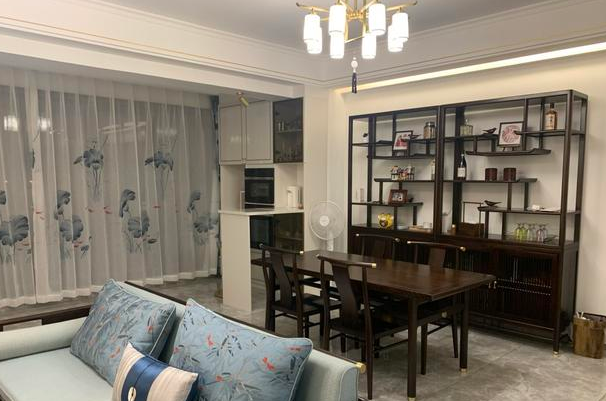 現(xiàn)代中式裝飾：裝修現(xiàn)代中式風(fēng)格，實(shí)木家具簡單上檔次，全屋溫文爾雅又耐看