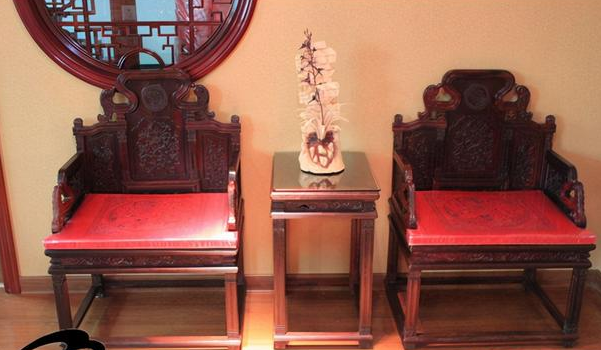 祁紫檀家具：睡紫檀，坐酸枝，紅木家具還有哪些講究？