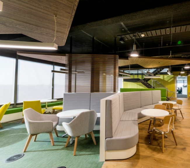 辦公家具設計回收：為何企業(yè)更流行定制辦公家具？