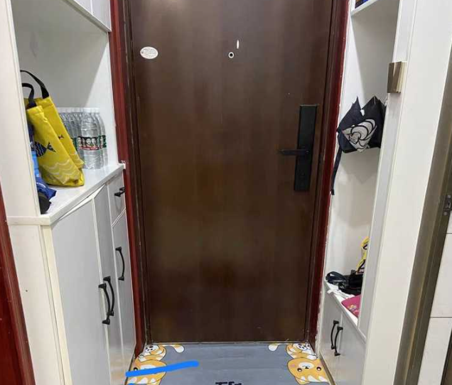 橡膠石蠟油的成分，為什么紅木家具上會出現(xiàn)白色粉墨?