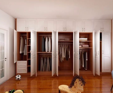 羅蘭木門衣柜，定制衣柜你不知道的五大優(yōu)勢(shì)！