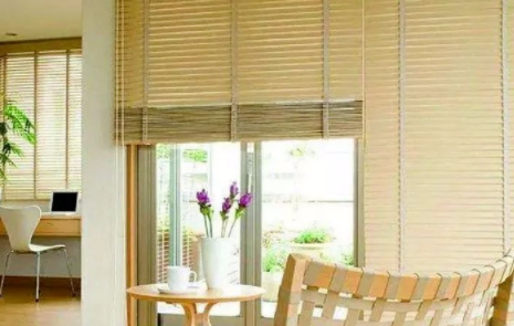 電動卷簾窗簾：卷簾窗簾的清洗保養(yǎng)又有哪些技巧？