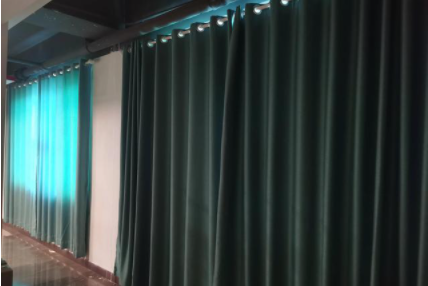 鄭州酒店裝修設(shè)計：酒店窗簾需要注意些什么事項？