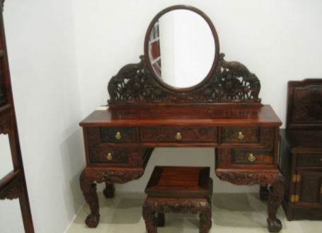 緬甸花梨木家具，緬甸花梨木家具與布藝搭配技巧