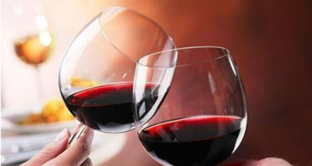 歐式酒柜設(shè)計;簡單實用的葡萄酒酒柜購買指南