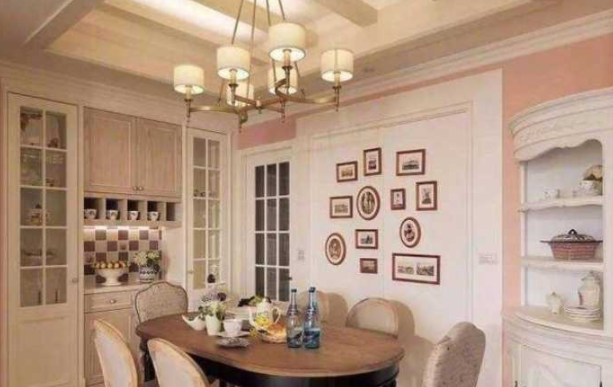 酒柜隔斷設(shè)計圖，靠墻酒柜有什么作用？