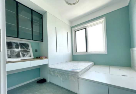 臥室榻榻米裝修效果圖，臥室裝榻榻米實(shí)用嗎？