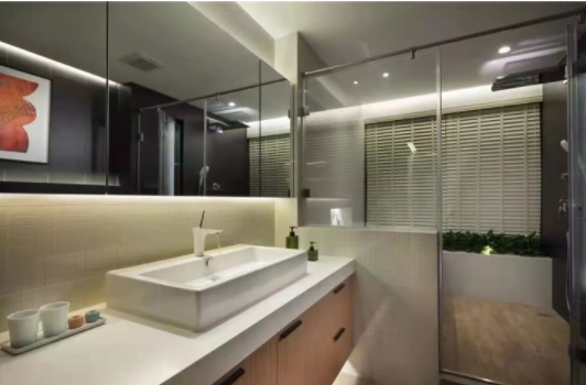 衛(wèi)生間玻璃隔斷配件：衛(wèi)生間玻璃隔斷有哪些作用？新房衛(wèi)生間這樣隔斷增加空間感