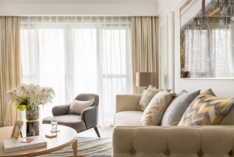 室內(nèi)精裝修設(shè)計(jì)，家里裝修用什么窗簾最好看？