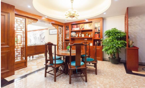 客廳家具裝修設(shè)計：新中式客廳綠植擺放需要注意什么？