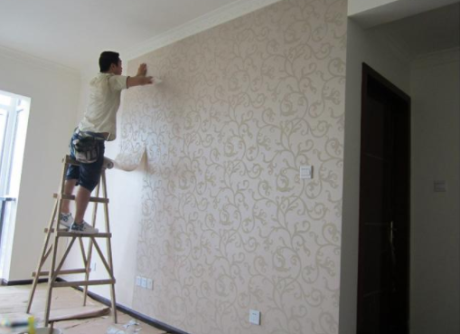 裝修材料市場(chǎng)價(jià)格：墻紙的優(yōu)缺點(diǎn)是什么？正確選購(gòu)墻紙，鋪貼墻面才能把家裝好