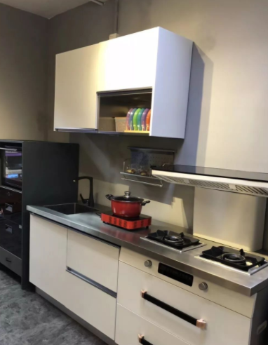 整體櫥柜臺面材料：櫥柜臺面什么材質(zhì)好 不銹鋼櫥柜和大理石櫥柜哪個(gè)好