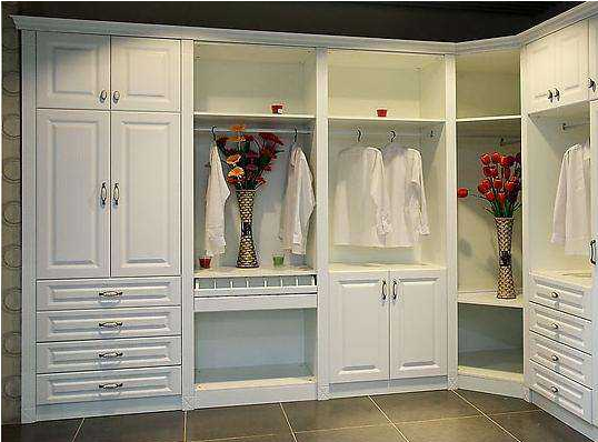 【上海衣柜定制】更適合房子結(jié)構(gòu)的定制衣柜安裝方法是什么？