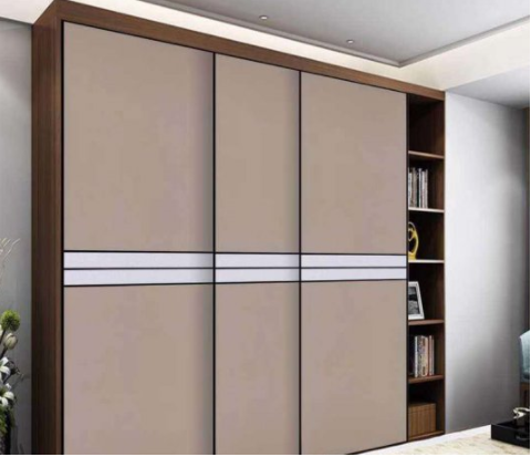 【定做整體衣柜加盟】一般衣柜門用什么材料，選購衣柜門有哪些注意事項(xiàng)